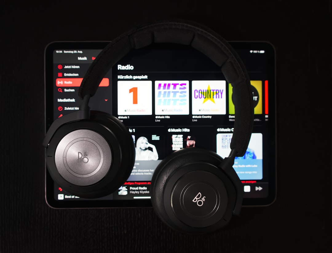 Photo Headphones, acoustic guitar