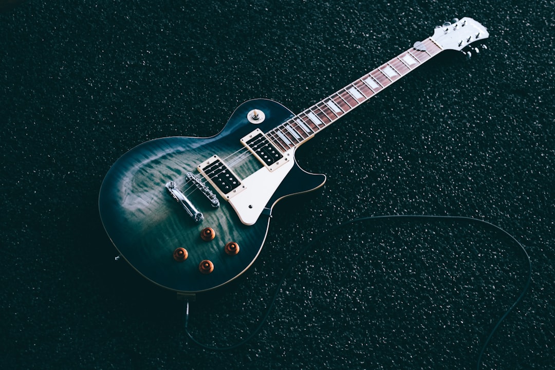 Photo Guitar stand